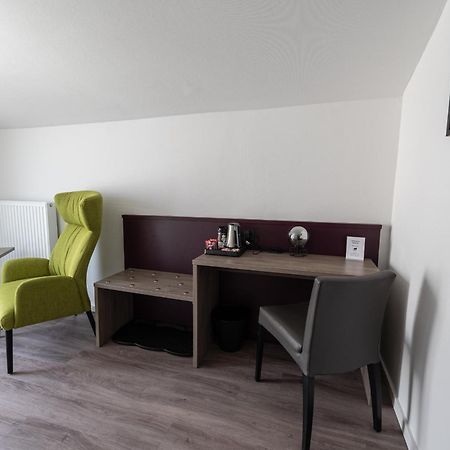Hotel Porta Nigra Трир Номер фото