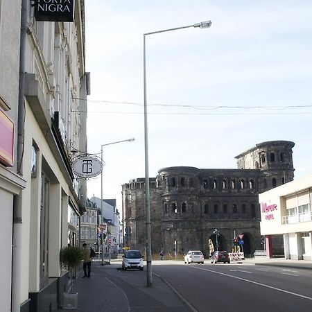 Hotel Porta Nigra Трир Экстерьер фото