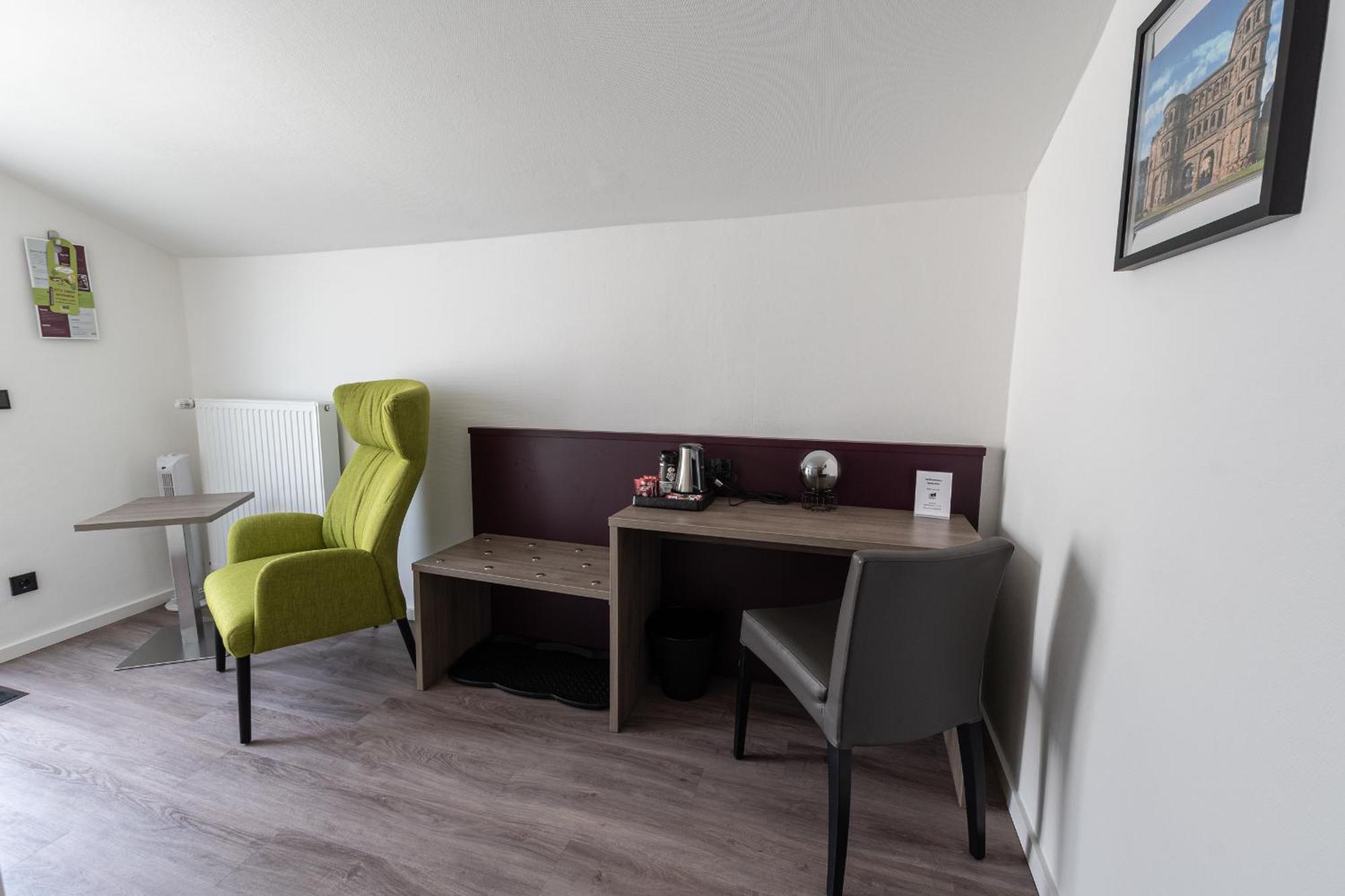 Hotel Porta Nigra Трир Номер фото