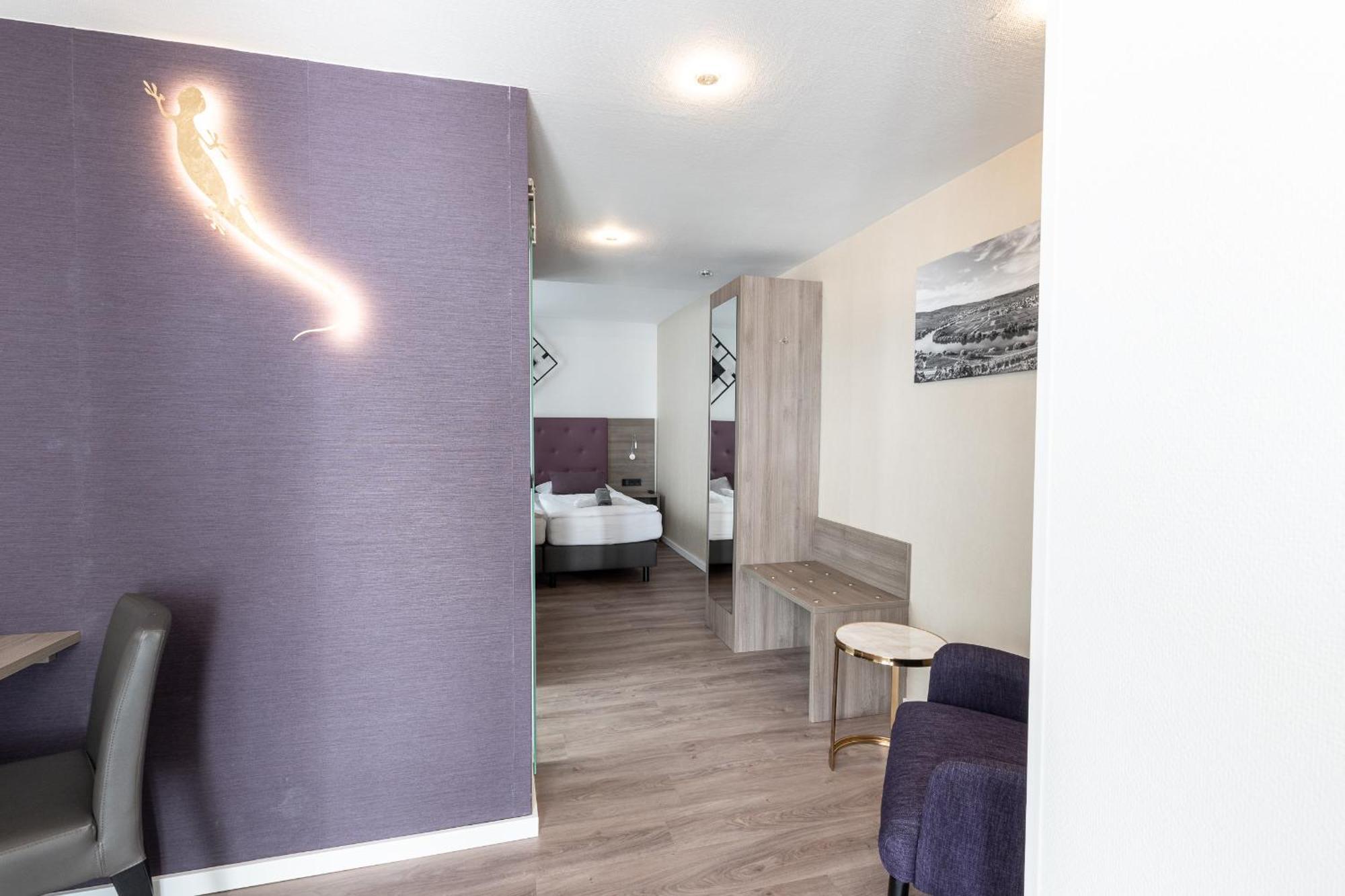 Hotel Porta Nigra Трир Номер фото